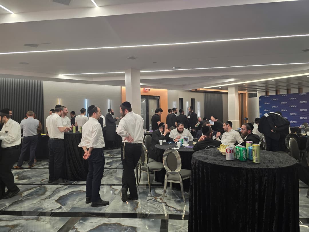 How to stay on budget event photo